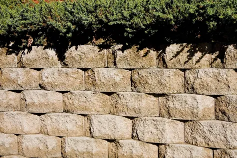  Shaqiri Gartenbau GmbH, Stützmauer