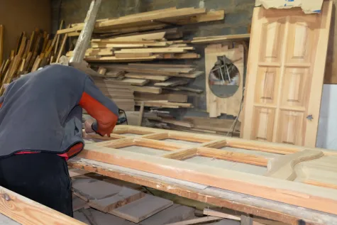 Hirschi Schreinerei GmbH & Bauplanung, Tür oder Fenster reparieren