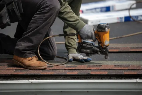 SOS dachreparaturen Gmbh, Dachdecker