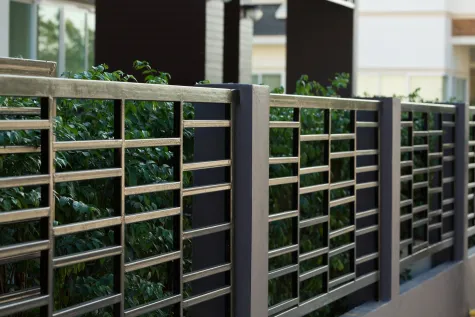 reinvent GmbH, Fenstergitter, Schmiedeeisen Zaun